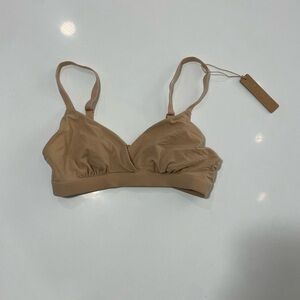 Skims fits everyone triangle Bra Clay
